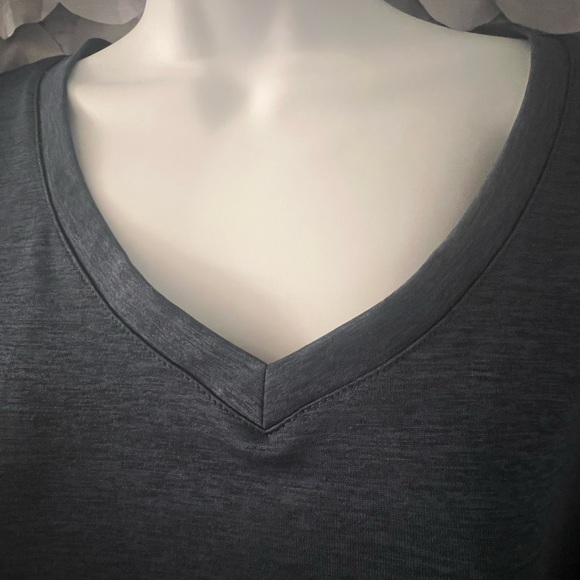 Woman’s performance Tee 1X - Picture 2 of 4